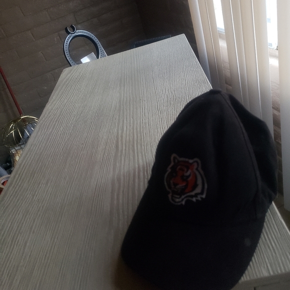 Cincinnati Bengals Hat - Picture 3 of 7